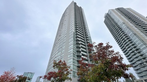 2910-13618 100 Avenue Avenue  Surrey, BC V3T 0A8