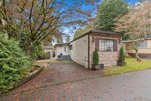 6-6571 King George Boulevard, Surrey, BC 