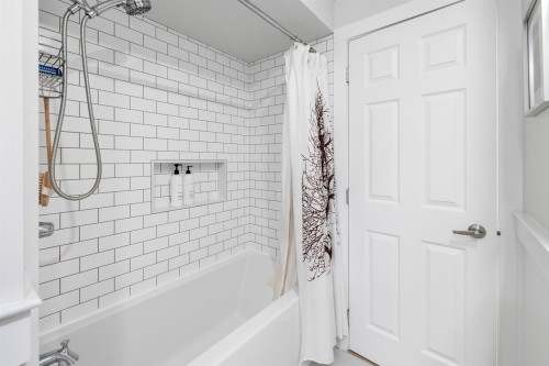 5802 Angus Place, Surrey, BC 