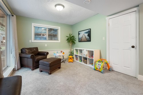 5802 Angus Place, Surrey, BC 