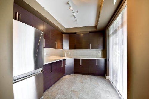 214-14358 60 Avenue, Surrey, BC 