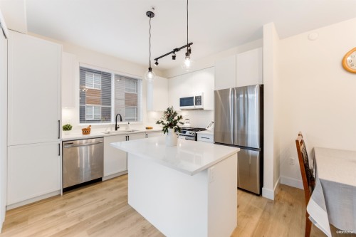 207-19935 75A Avenue, Langley, BC 