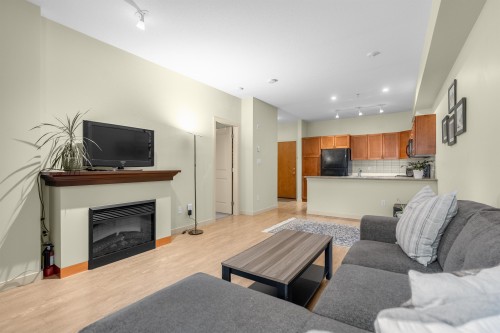 306-33318 Bourquin Crescent, Abbotsford, BC 