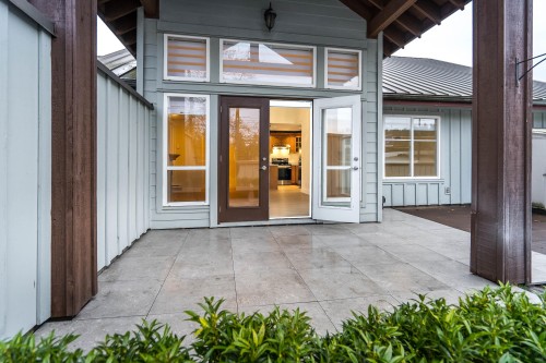 202-2828 152 Street, Surrey, BC 