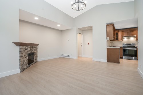 202-2828 152 Street, Surrey, BC 