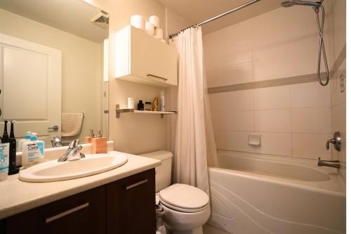 204-13339 102A Avenue, Surrey, BC 