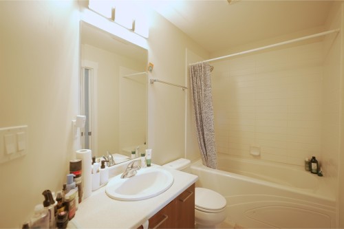 204-13339 102A Avenue, Surrey, BC 