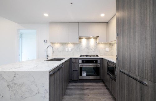 803-10333 133 Street, Surrey, BC 