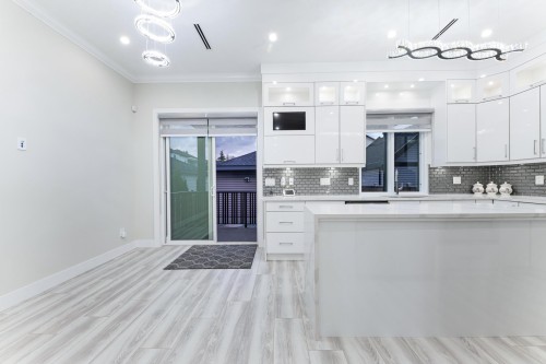 19433 70 Avenue, Surrey, BC 