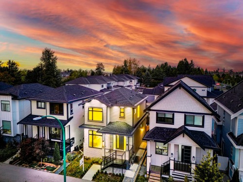 19433 70 Avenue, Surrey, BC 