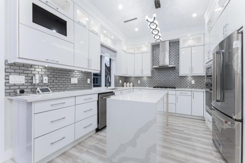 19433 70 Avenue, Surrey, BC 