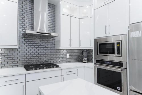 19433 70 Avenue, Surrey, BC 