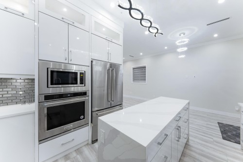 19433 70 Avenue, Surrey, BC 