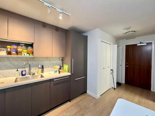 2209-13696 100 Avenue, Surrey, BC 