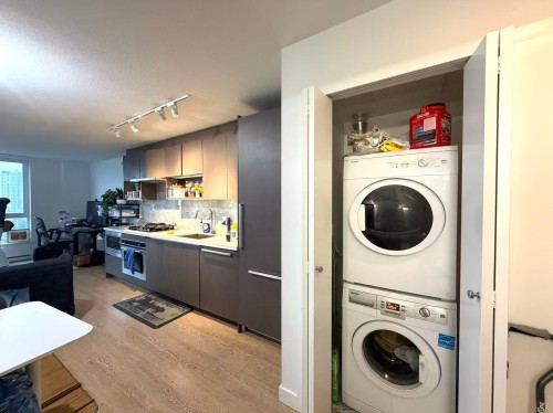 2209-13696 100 Avenue, Surrey, BC 