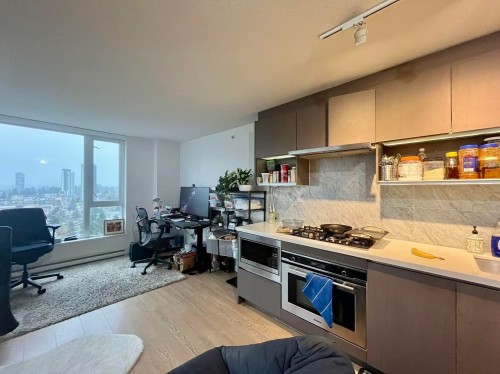 2209-13696 100 Avenue, Surrey, BC 