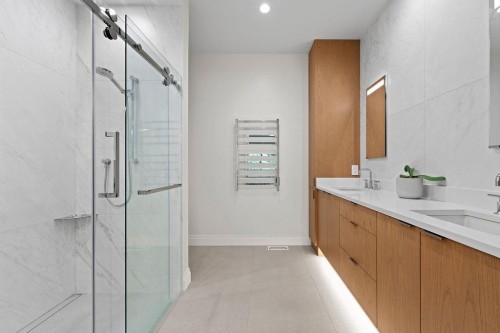 15541 Oxenham Avenue, White Rock, BC 