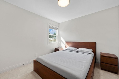 15541 Oxenham Avenue, White Rock, BC 