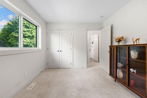 15541 Oxenham Avenue, White Rock, BC 