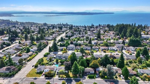 15541 Oxenham Avenue, White Rock, BC 