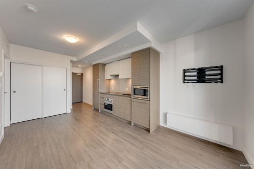 2806-13615 Fraser Highway, Surrey, BC 