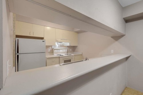 308-10533 University Drive, Surrey, BC 