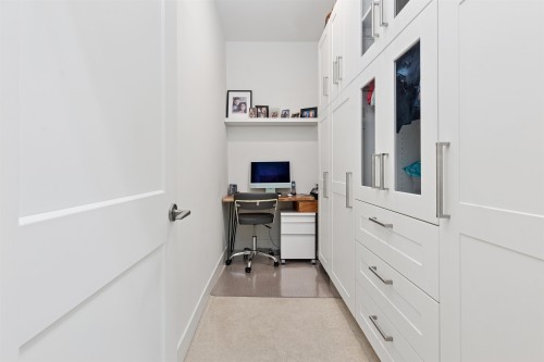 501-14022 North Bluff Road, Surrey, BC 