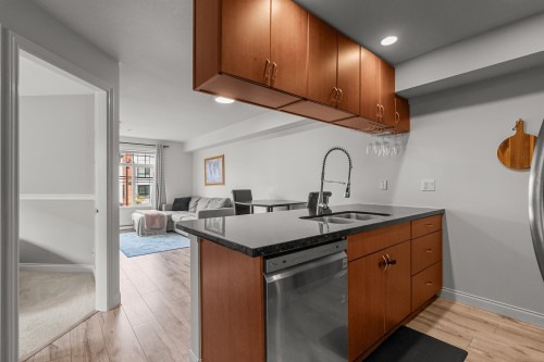 216-5516 198 Street, Langley, BC 