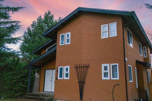 15112 96 Avenue, Surrey, BC 