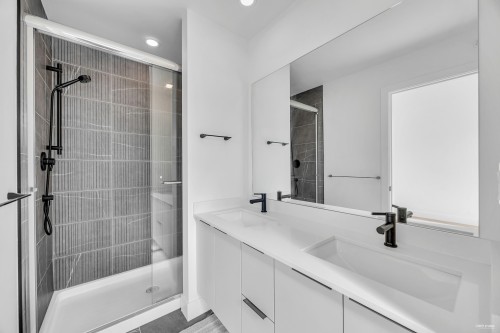 31-7670 207 Street, Langley, BC 