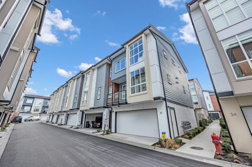 31-7670 207 Street, Langley, BC 