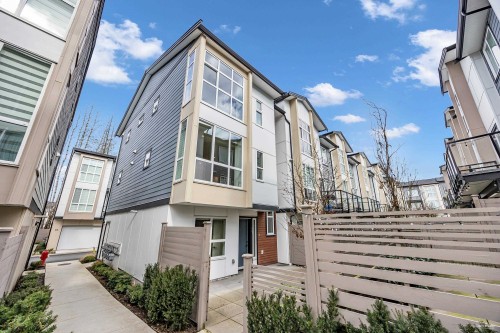 31-7670 207 Street, Langley, BC 