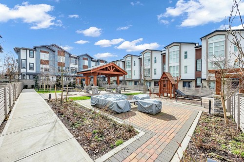 31-7670 207 Street, Langley, BC 