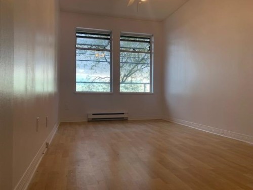 #201-15549 Marine Drive, White Rock, BC 