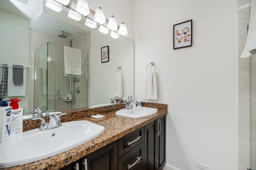 75-20738 84 Avenue, Langley, BC 