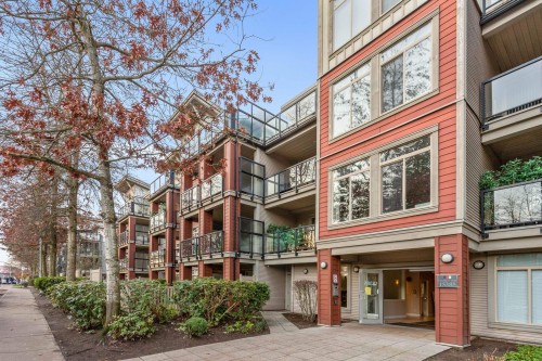 102-15385 101A Avenue, Surrey, BC 
