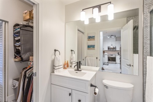 102-15385 101A Avenue, Surrey, BC 