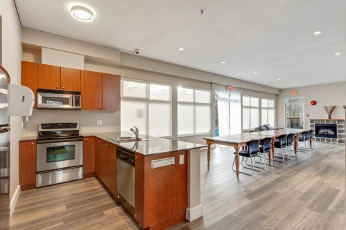 102-15385 101A Avenue, Surrey, BC 