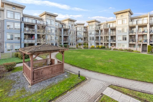 102-15385 101A Avenue, Surrey, BC 