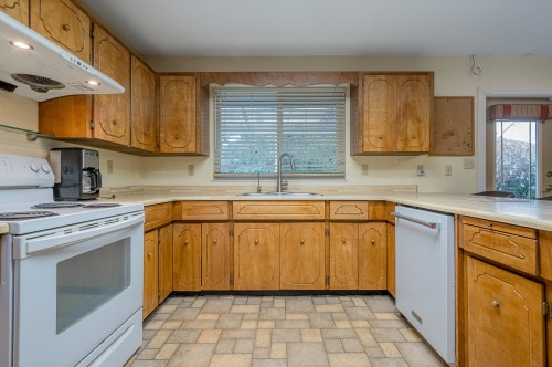 18270 58B Avenue, Surrey, BC 