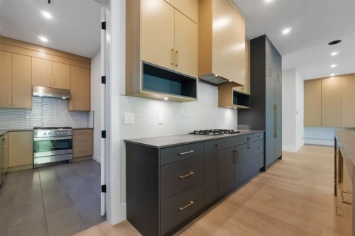 16211 96B Avenue, Surrey, BC 