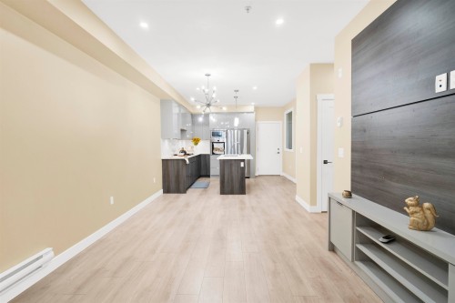 210-14438 72 Avenue, Surrey, BC 