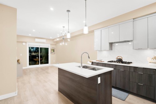 210-14438 72 Avenue, Surrey, BC 