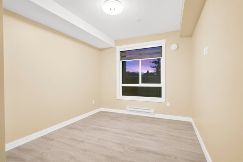 210-14438 72 Avenue, Surrey, BC 