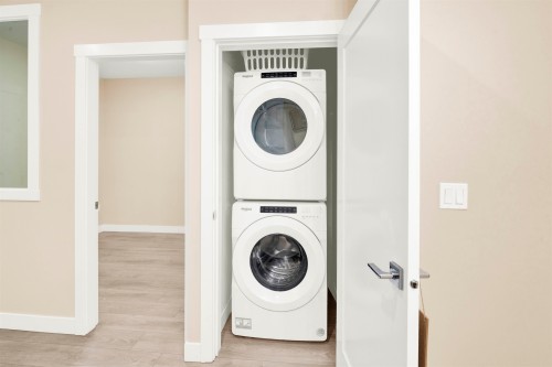 210-14438 72 Avenue, Surrey, BC 