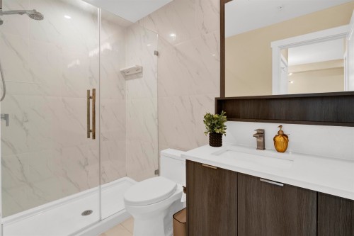 210-14438 72 Avenue, Surrey, BC 