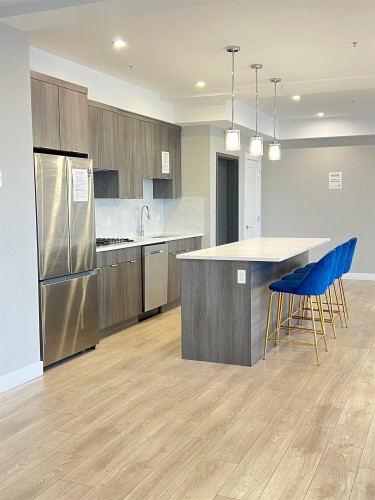 210-14438 72 Avenue, Surrey, BC 