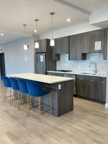 210-14438 72 Avenue, Surrey, BC 