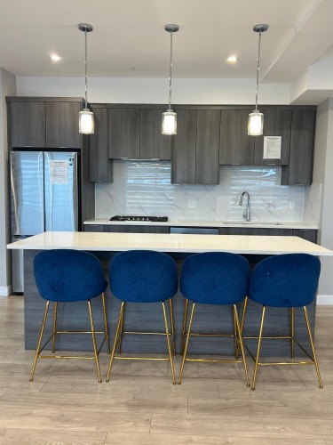 210-14438 72 Avenue, Surrey, BC 