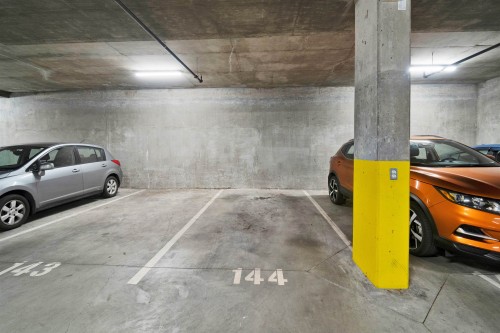 210-14438 72 Avenue, Surrey, BC 